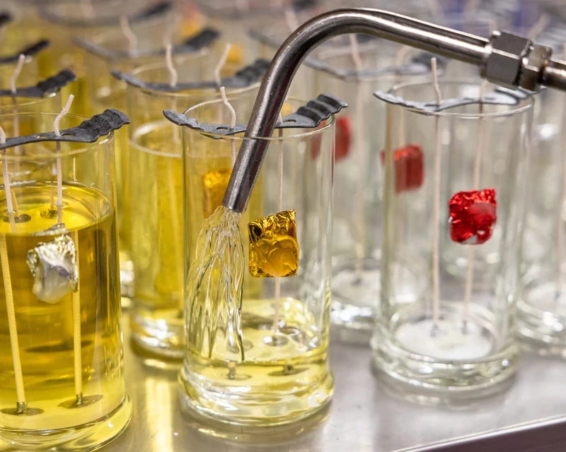 candle pouring